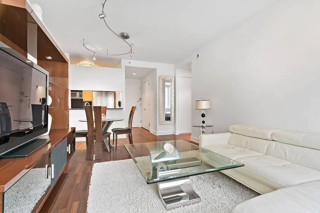 Own a Spacious South-Facing One Bedroom Condominium at 120 Riverside Boulevard!