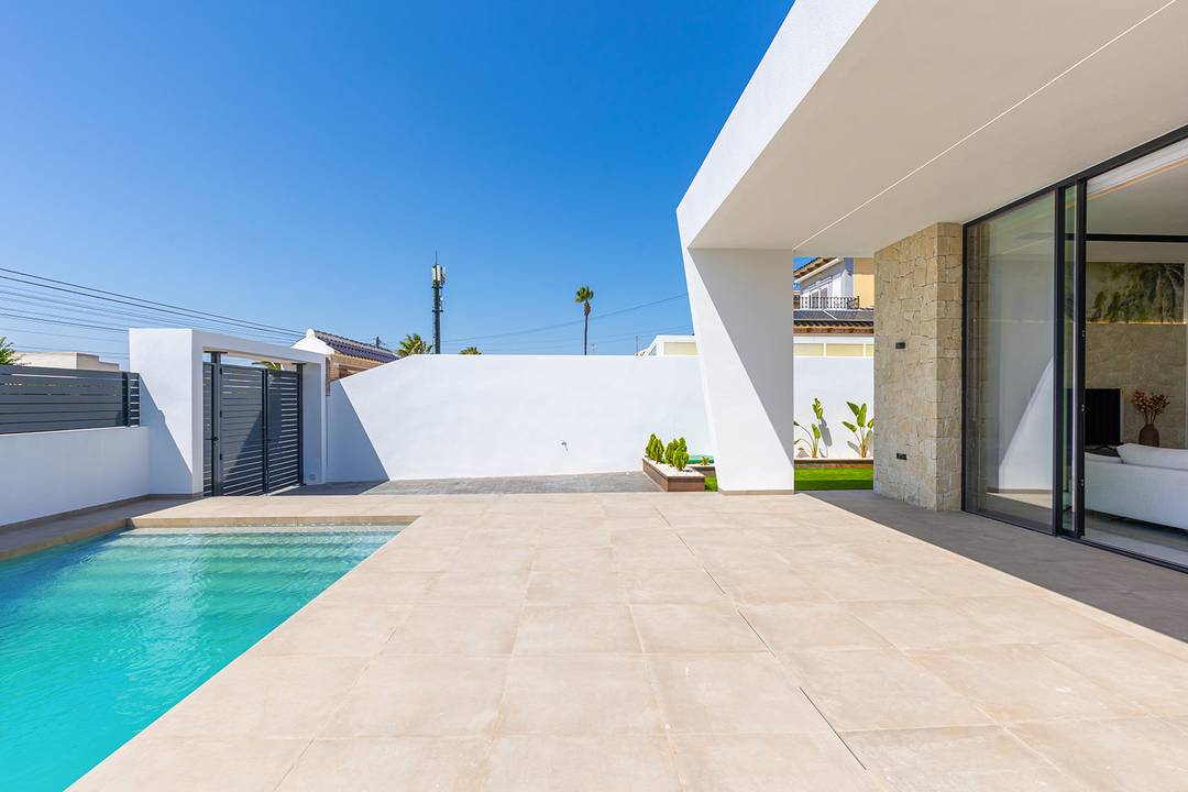 Luxury detached villa´s with options to choose from! Sea Views.  Los Balcones Torrevieja