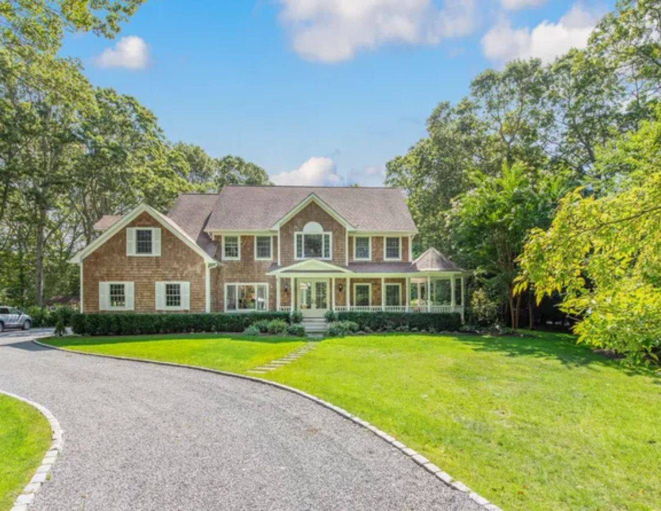 Luxurious Sagaponack Home, Newly Renovated. Spacious and Modern!