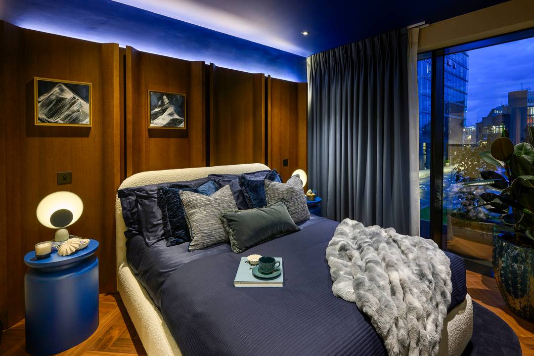 Tranquillity Place | Jade Wharf | London Dock – Manhattan Sixth Floor Apartment with Balcony