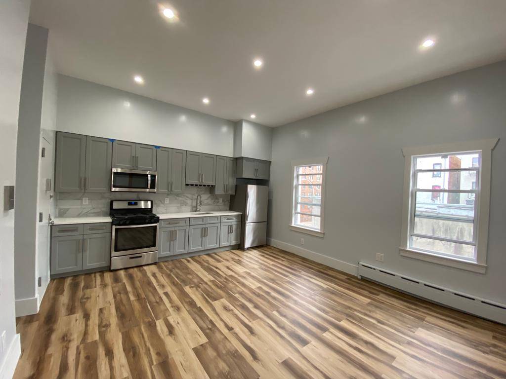 Beautiful and Spacious Two Bedroom Brooklyn Apt Near Prospect Park!