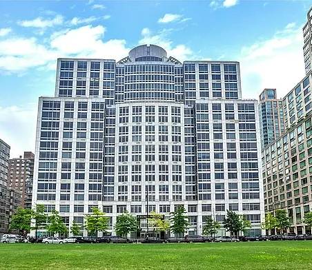 Studio at 120 Riverside Blvd