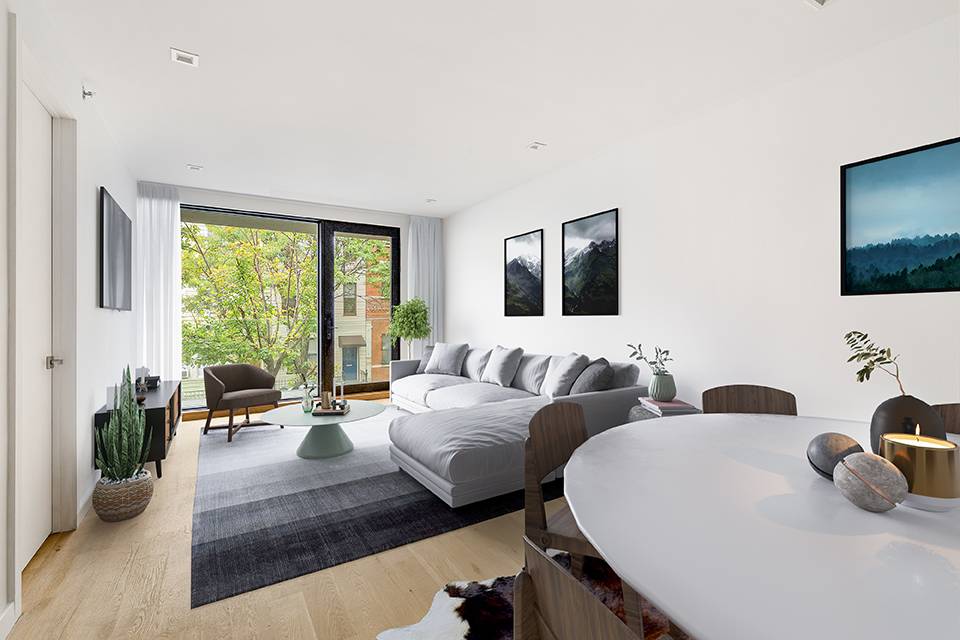 Three Beds half a block to the water!