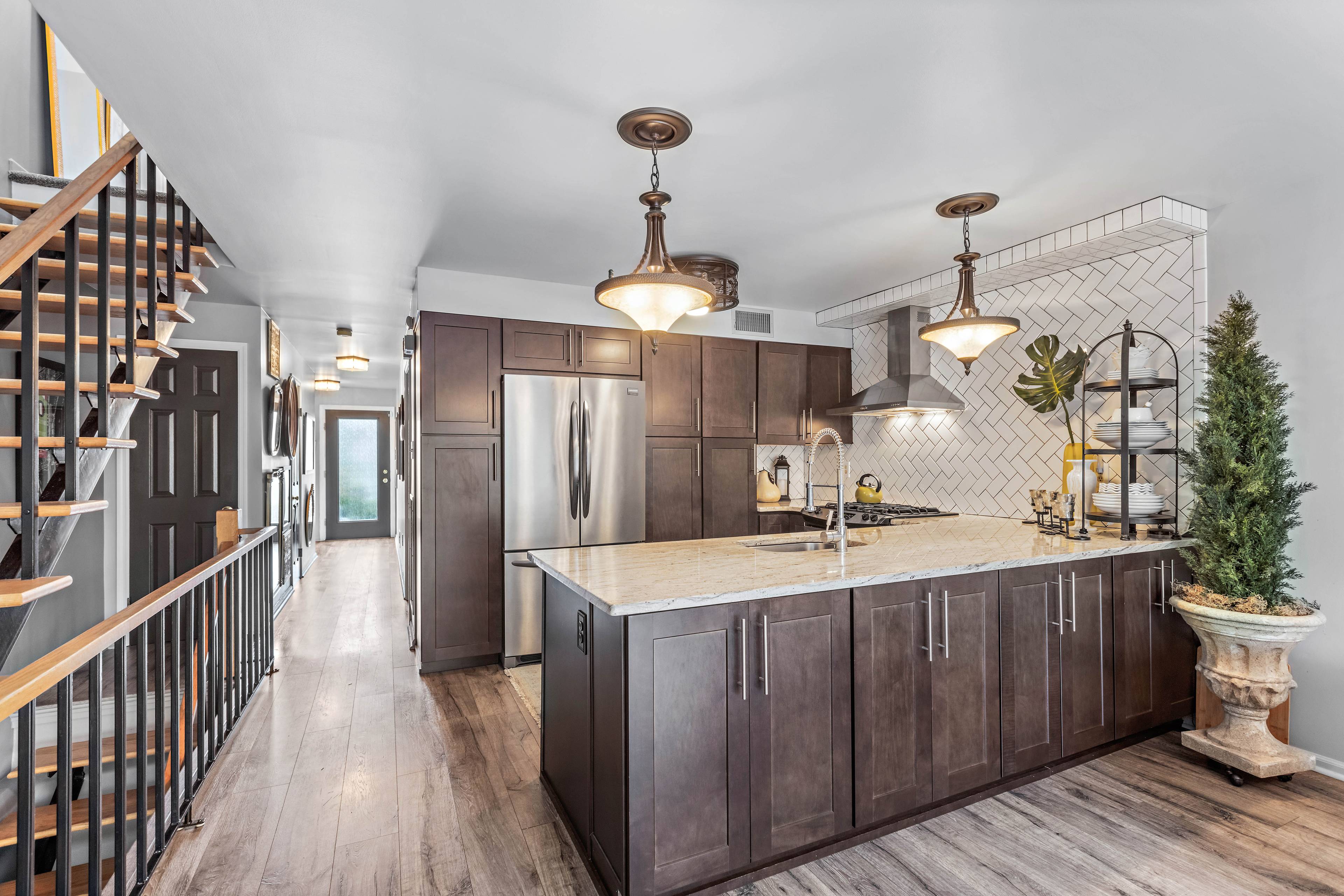 Townhome in Wood-Ridge!