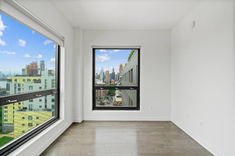 Island Kitchen--High Ceilings--Pet Friendly--Doorman Building