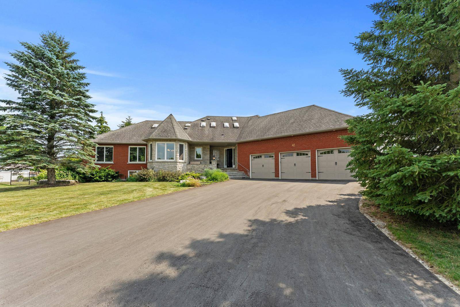 Custom Bungaloft on Premium Lot In Nobleton Estates