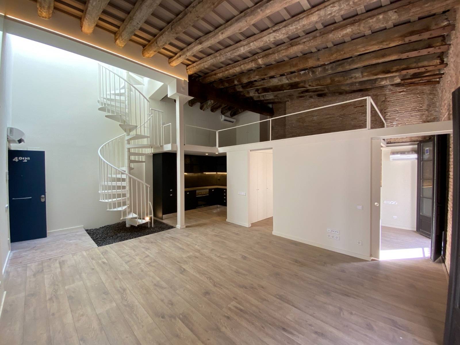 Penthouse for sale in Carrer de la Riereta 35, Barcelona