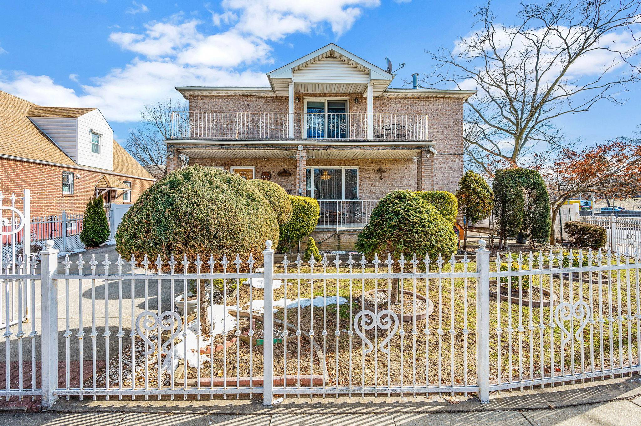 Legal Duplex In The Heart Of Fresh Meadows, Queens!