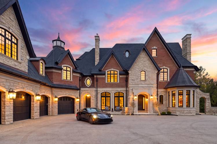 Architecturally Designed Custom Estate in King City