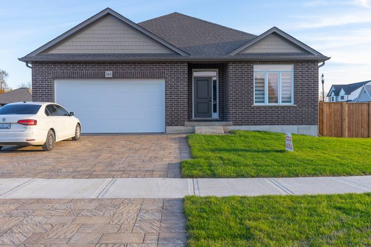 Fully Furnished Bungalow in Prestigious Family Friendly Community