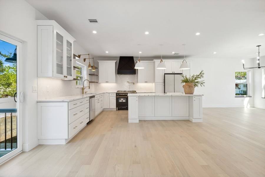 Custom New Construction 5 Bedroom in East Hanover!