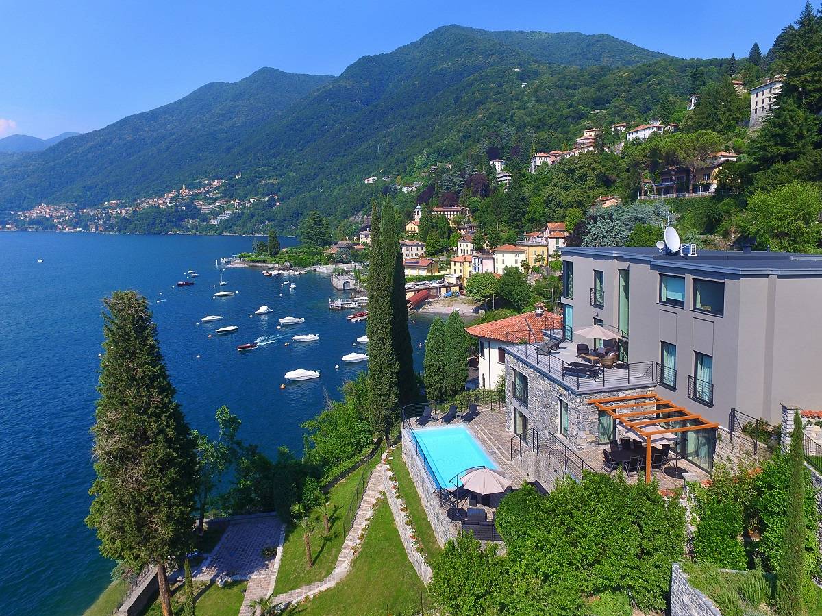 FAGGETO LARIO | MODERN LAKEFRONT VILLA