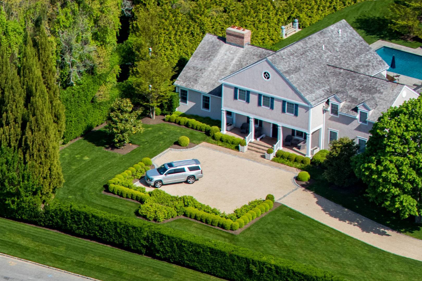 PRIME LOCATION STATELY HOME