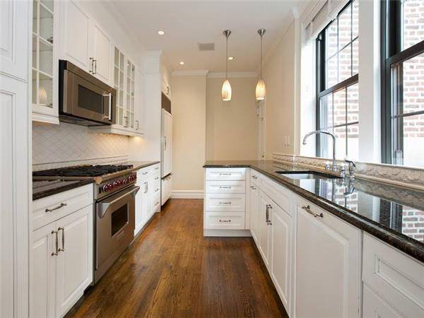 Spacious 4 bedroom On Fifth Ave