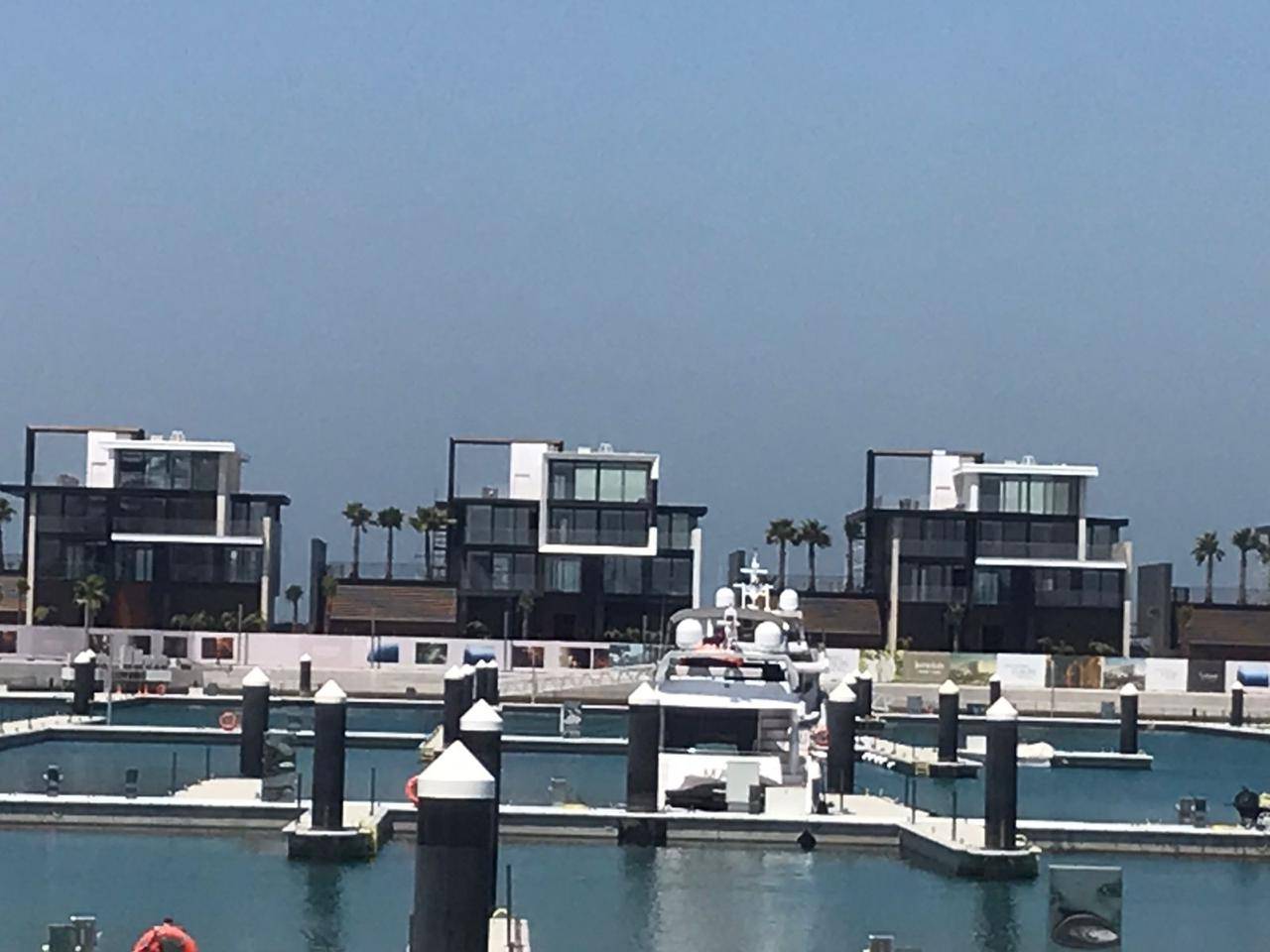 Marsa Al Arab Quay Wall Villas