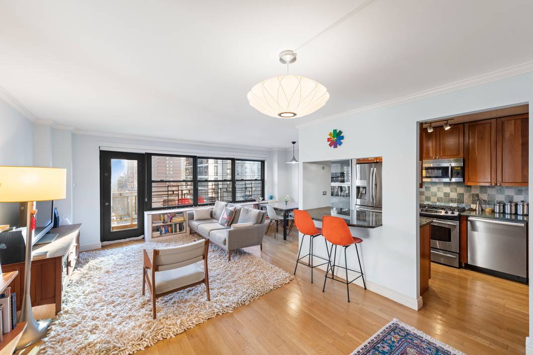 Stunning 2 Bedroom Plus Home Office With Central Park Views At Lincoln Towers