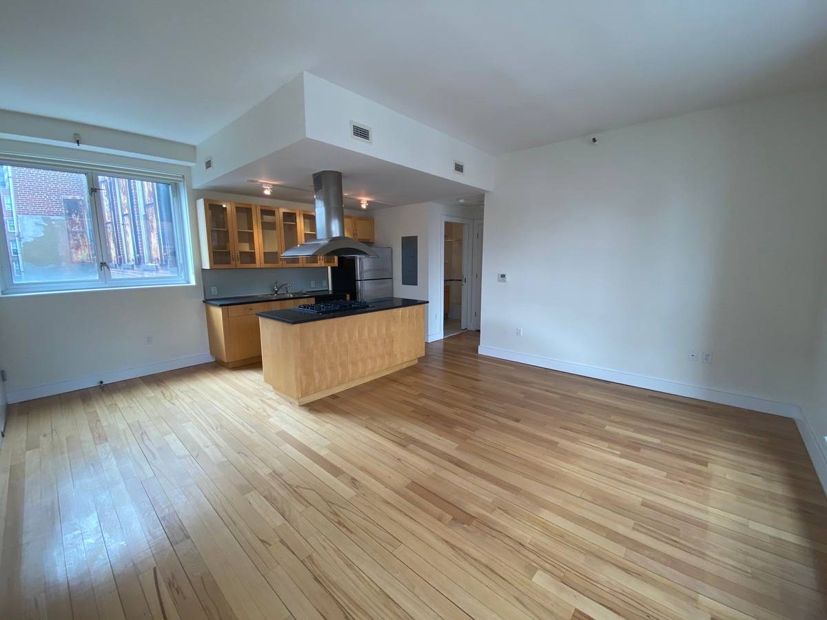 No Fee, 1BR in Seaport Loft Building