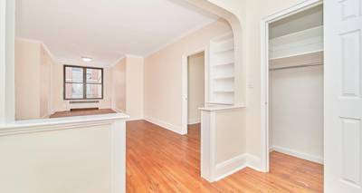 Spacious Studio in Pre-war Elevator Flatiron Building!