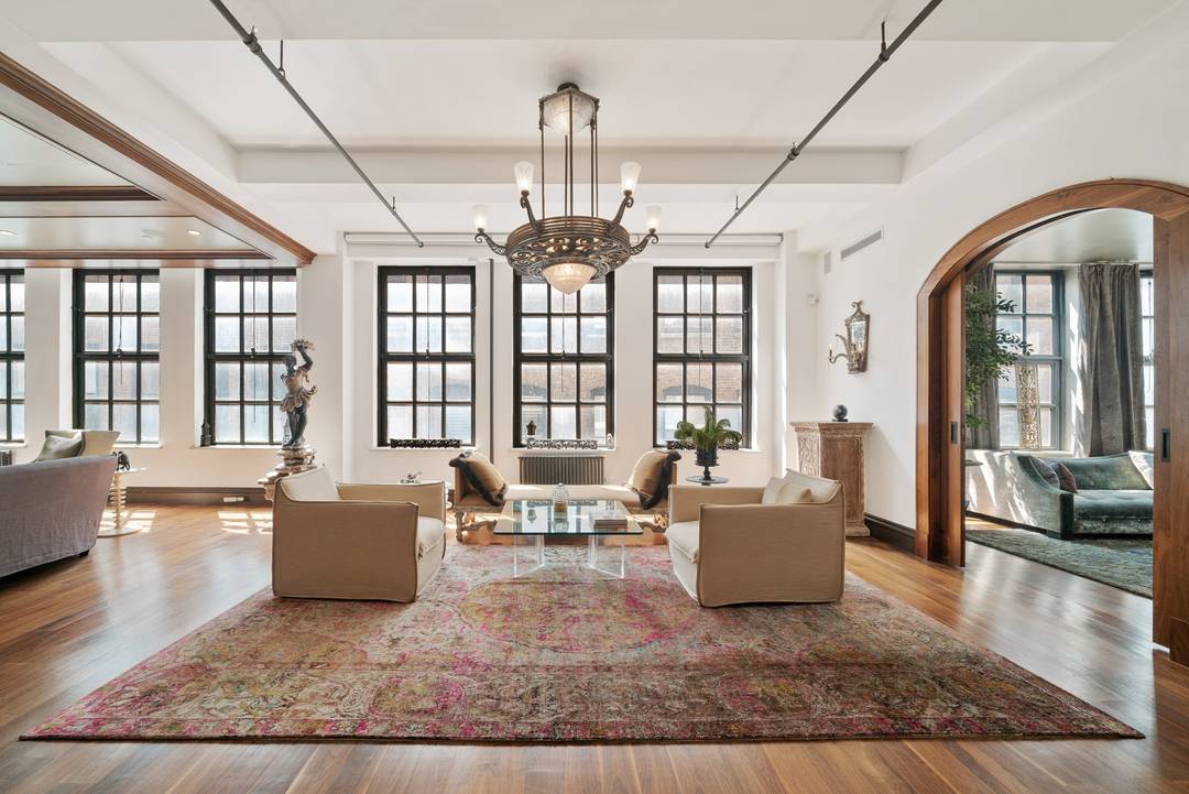 No Mad loft over 3000 sqf  high end renovation