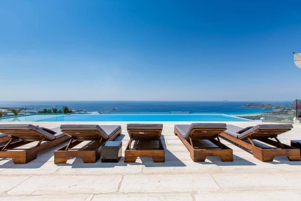 Luxury Villa with 180° Panoramic Sea Views