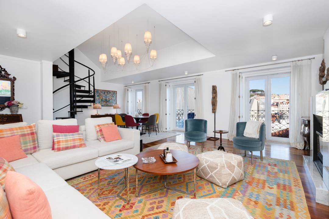 3-Bedroom Mezzanine Penthouse | River view | Chiado