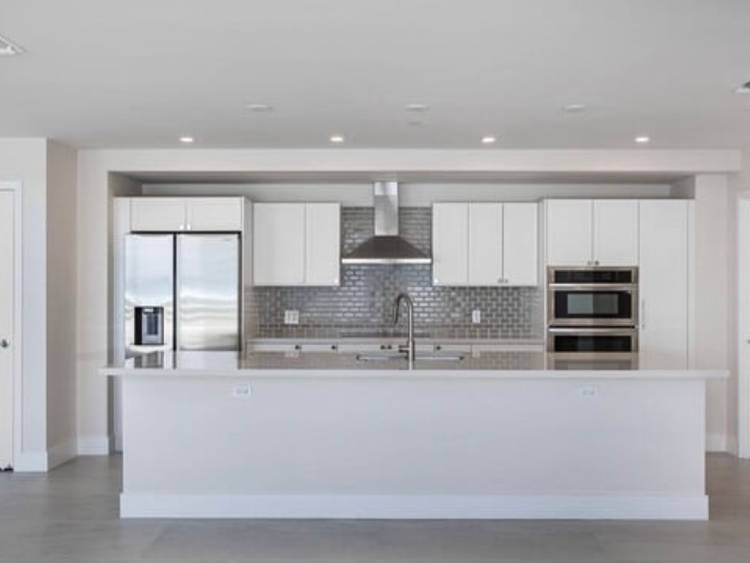 Edgewater Miami | 2 Bed 2 Bath | $4,596.00 |