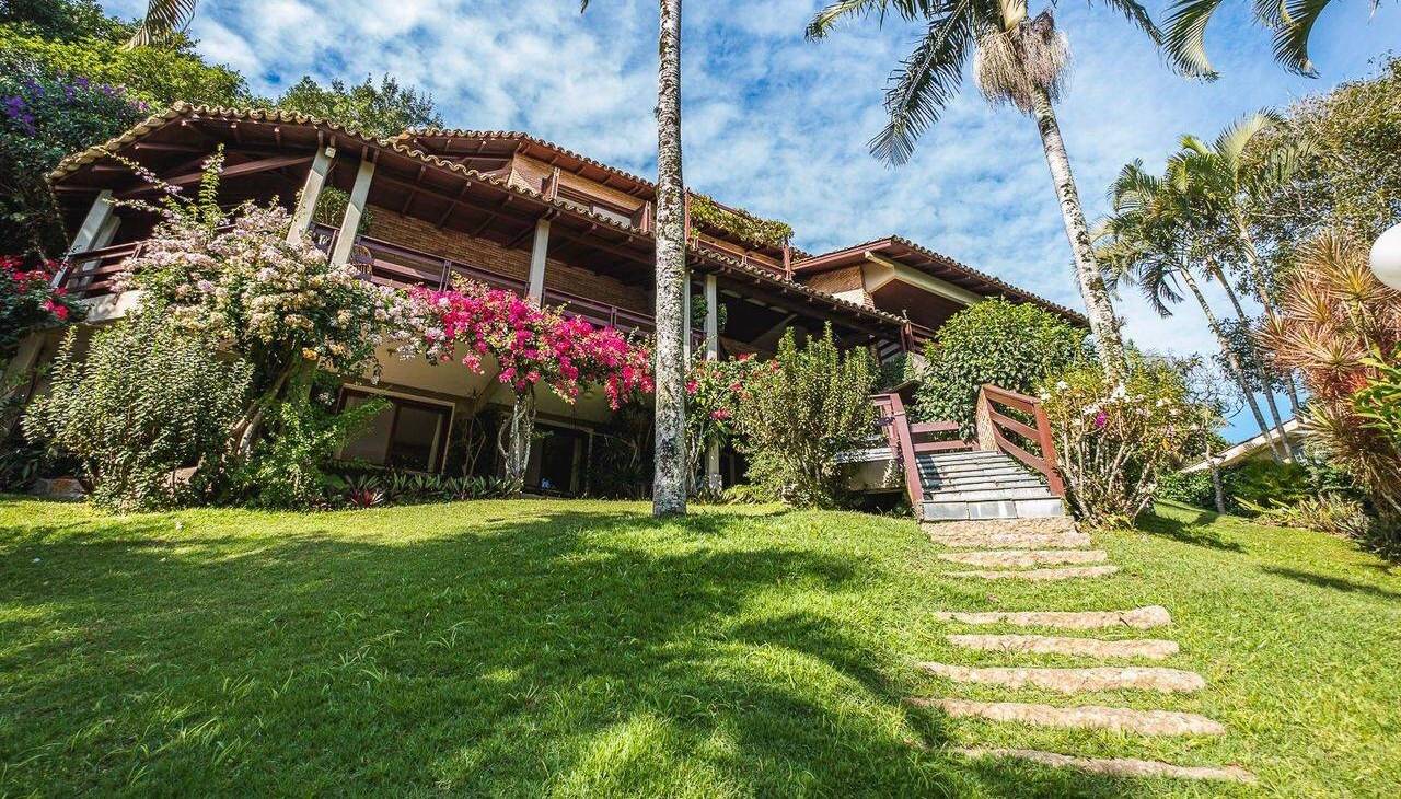Tropical beach front property in Santa Catarina