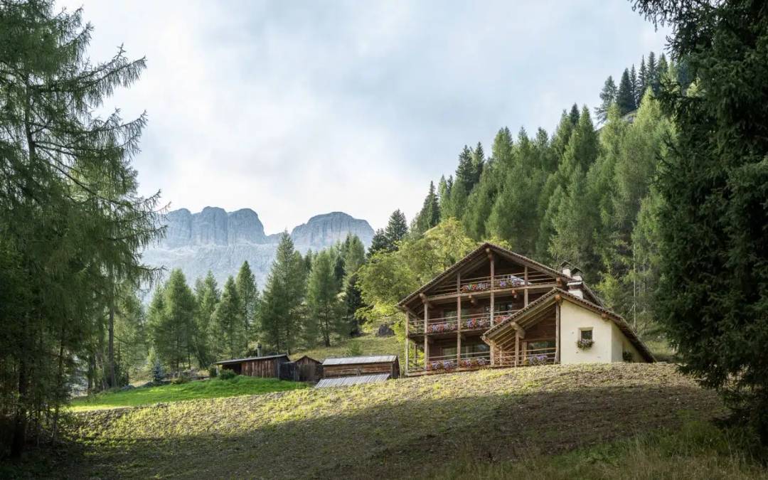 Lo Chalet sulle Dolomiti – A Private Luxury Retreat in the Heart of the Italian Alps