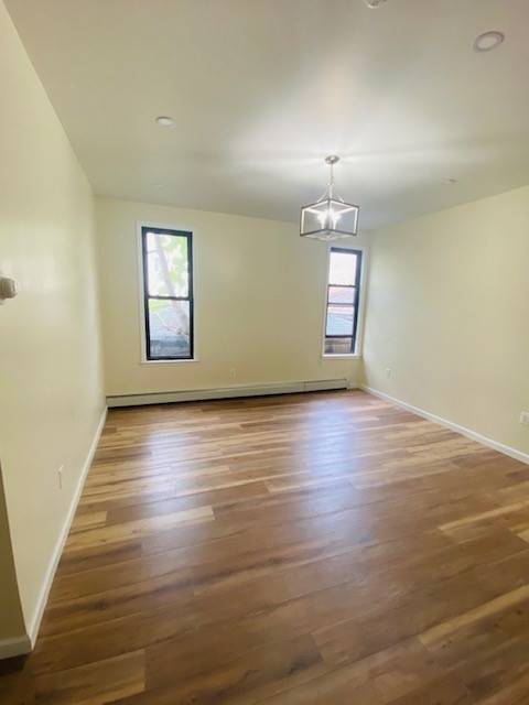 Sunny 3 Bedroom Apartment in Bay Ridge With Backyard