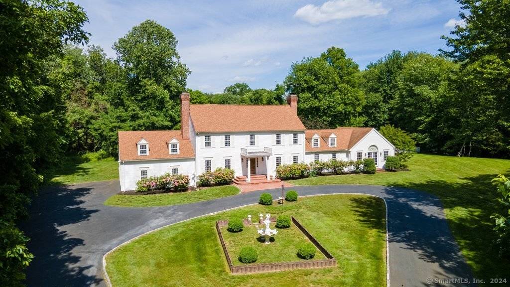 220 Stonewall Lane, Fairfield, Connecticut 06824