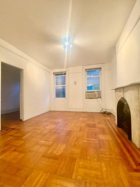 FLOOR THROUGH ONE BEDROOM IN QUIET BUILDING ONE BLOCK FROM BEDFORD  L TRAIN