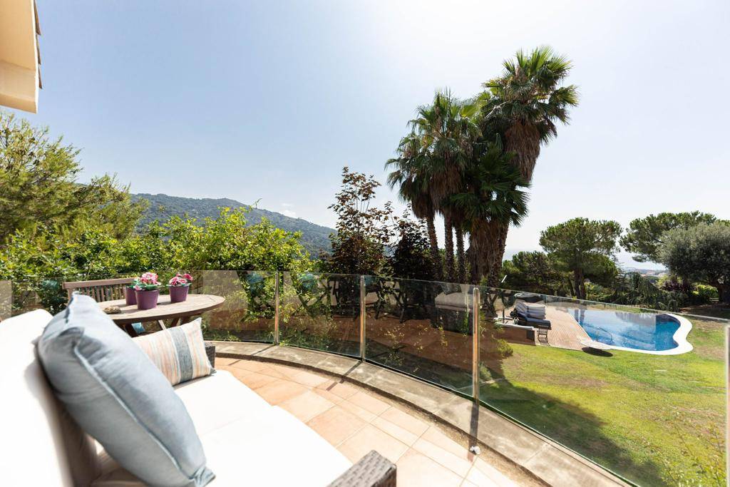 Exquisite 6-Bedroom Luxury Villa with Panoramic Sea and Mountain Views on Costa Brava