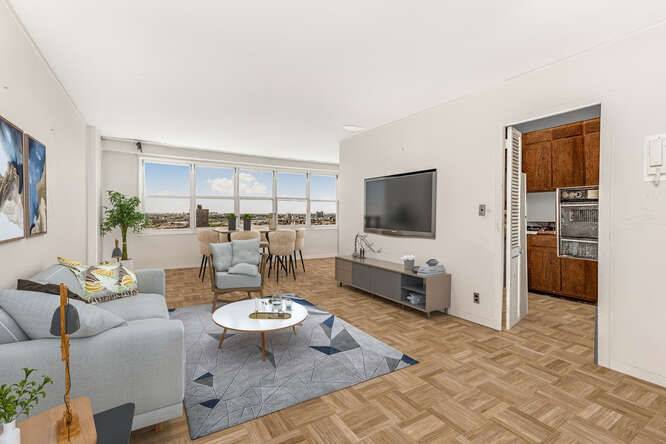 Elevated Living: 26th-Floor Riverdale Apartment with Spectacular Hudson River Views