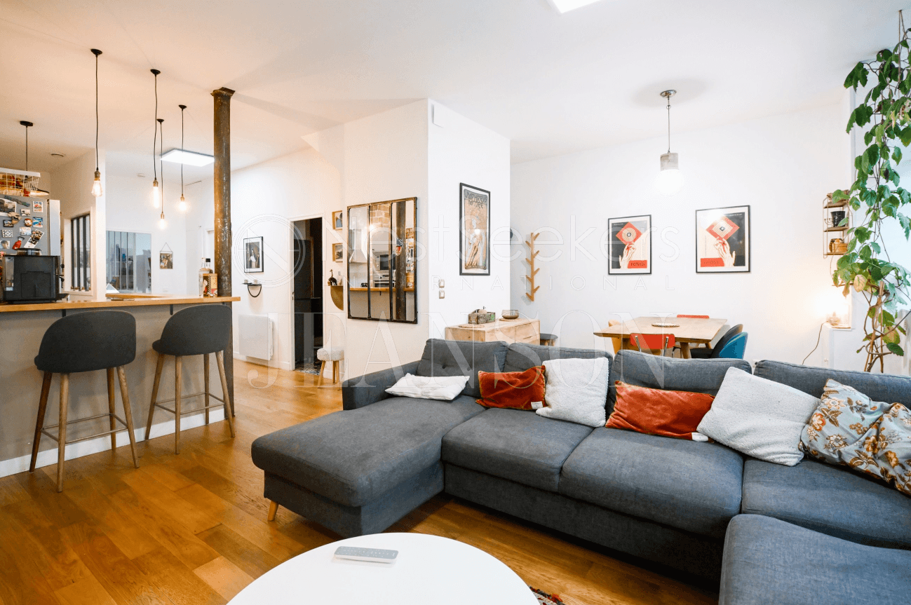 PARIS 10th – CANAL SAINT-MARTIN | EXCEPTIONAL DUPLEX LOFT – 108 m²