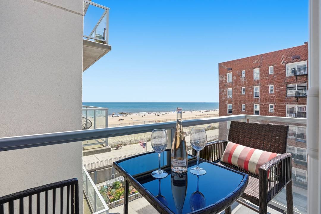 Miami Vibes in Rockaway Park, Ocean front Condo with water views awaits you