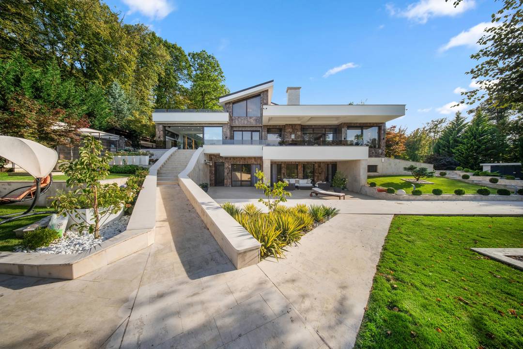 A Contemporary Private Estate with Indoor Pool and Serene Garden Setting