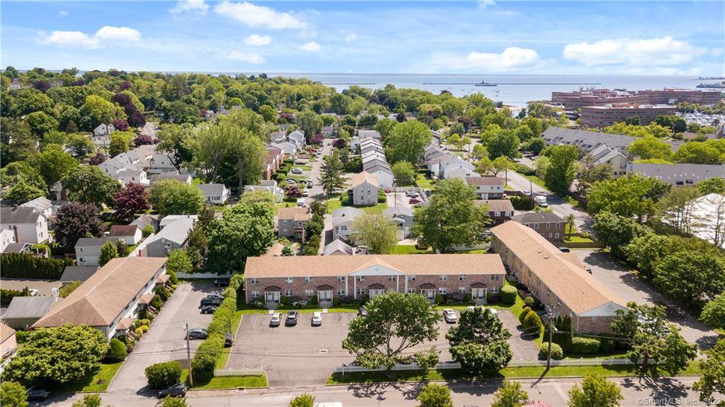 Harborview Court 2 Bedroom and 1.5 Bathroom Home in Stamford's Shippan Neighborhood