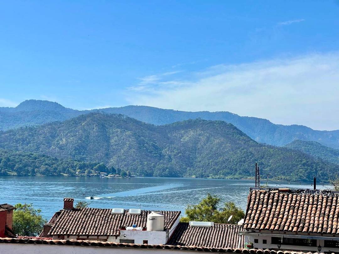 Land with lake view in the town of Valle de Bravo