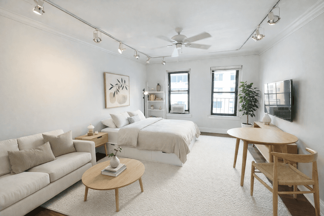 A Classic New York Studio Living Experience in Kips Bay