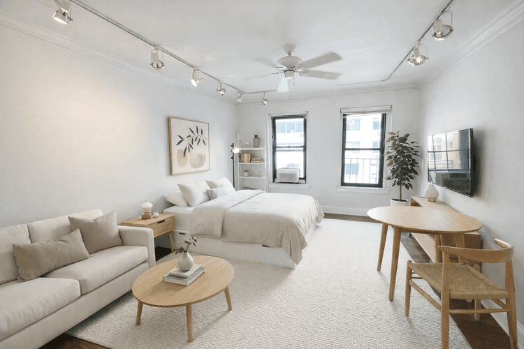 A Classic New York Studio Living Experience in Kips Bay