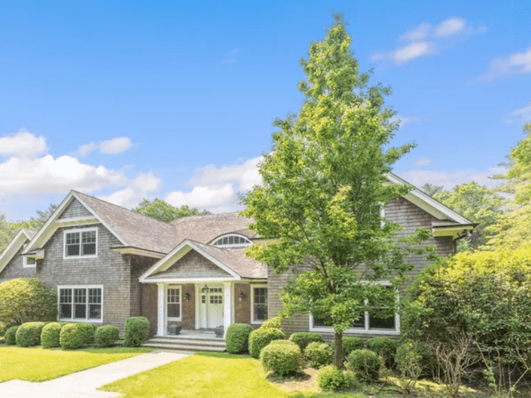 Elegant European Villa with Resort-Style Amenities in East Hampton