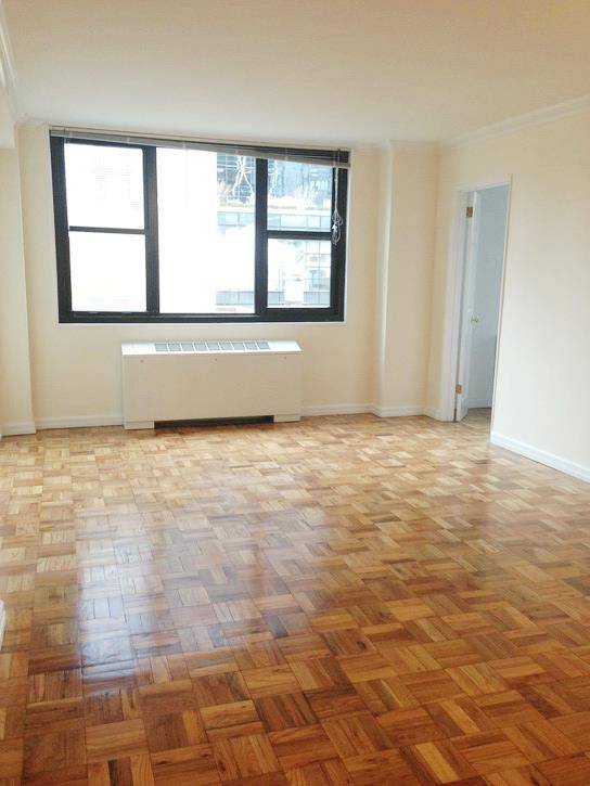 NO FEE-BEAUTIFUL HIGH FLOOR 1 BD WITH TERRENCE!