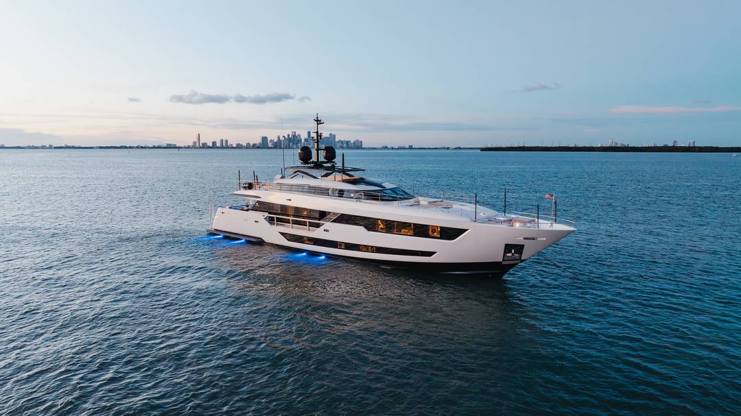 M/Y NEVER BLUE