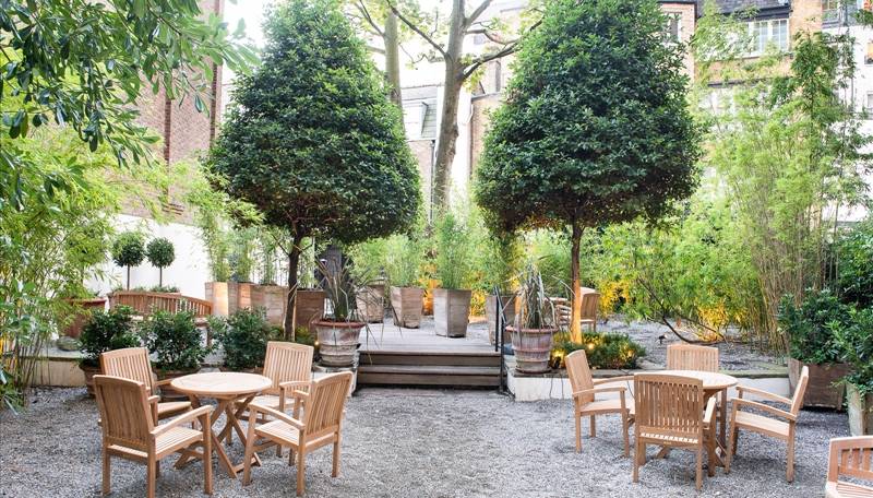 Elegant Mayfair Retreat | 1-Bed, 1-Bath Apartment in W1J