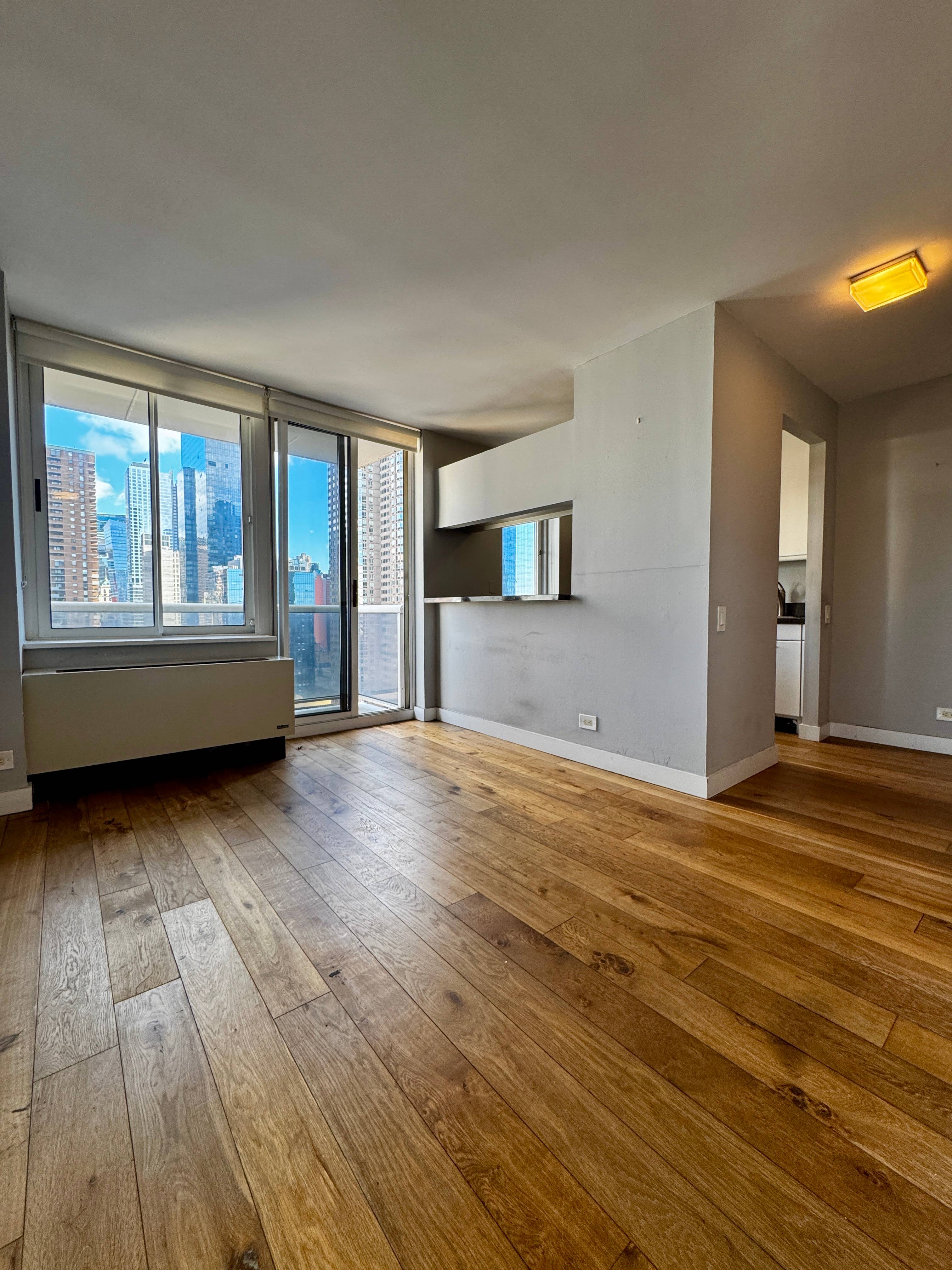 INCREDIBLE 2 bed apartment with iconic Manhattan skyline views on 25th floor