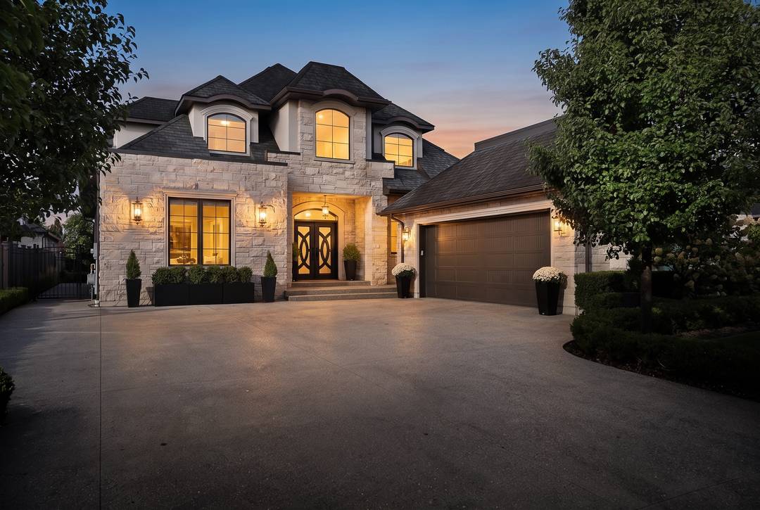 Custom Built Home In Russel Woods