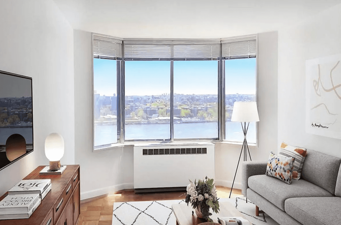 Gorgeous Two Bedroom Residence on East River