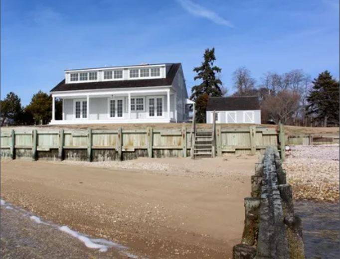 Shelter Island Beach Cottage on Peconic Bay