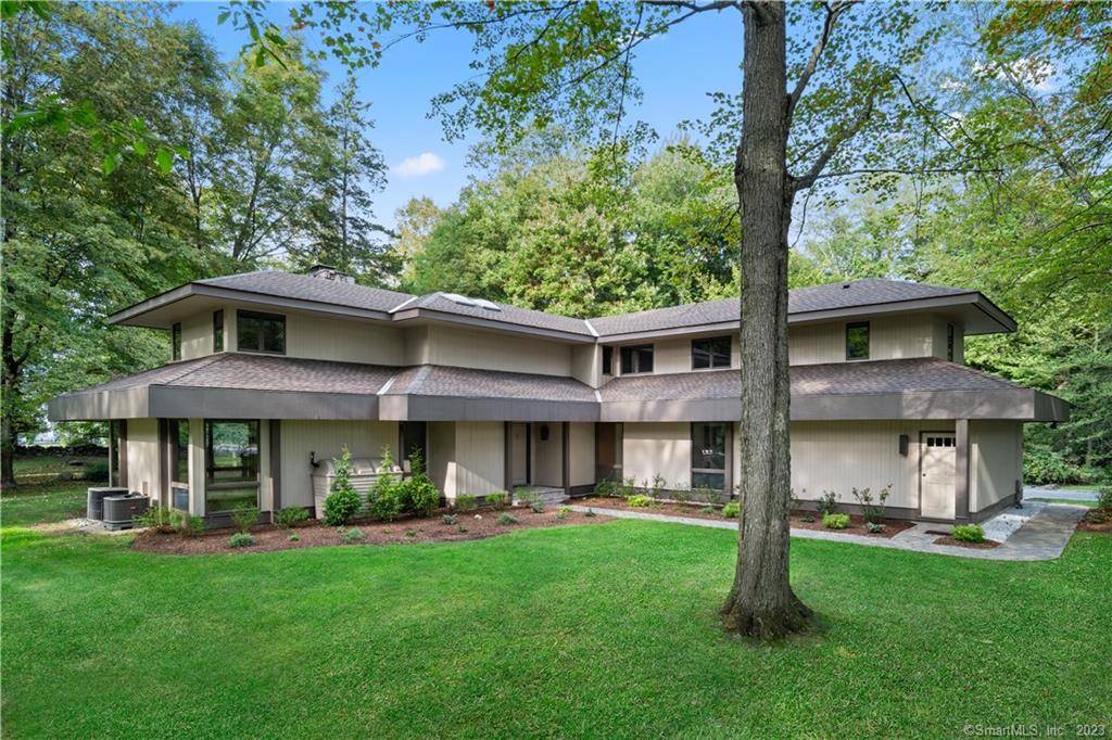 94 Aspen Lane, Stamford, CT 06903