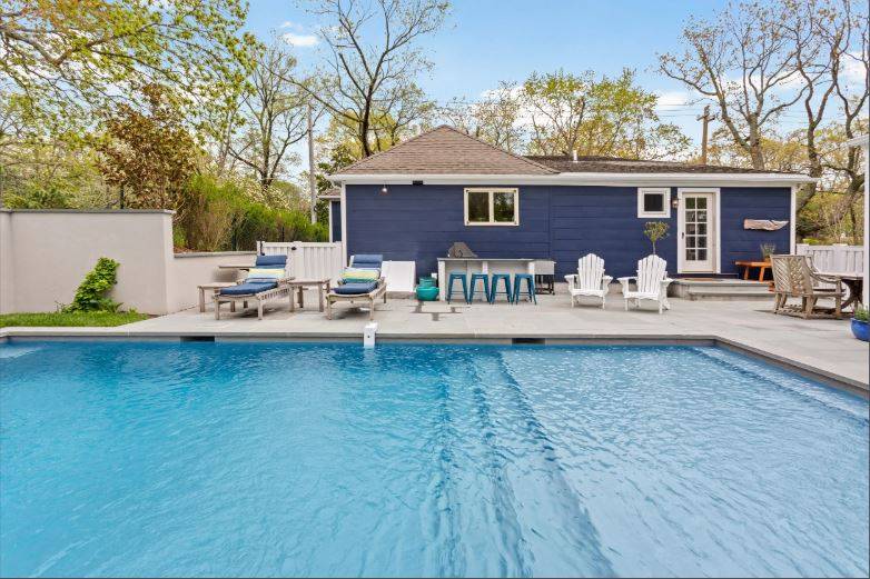 NEWLY RENOVATED & CLOSE TO TOWN